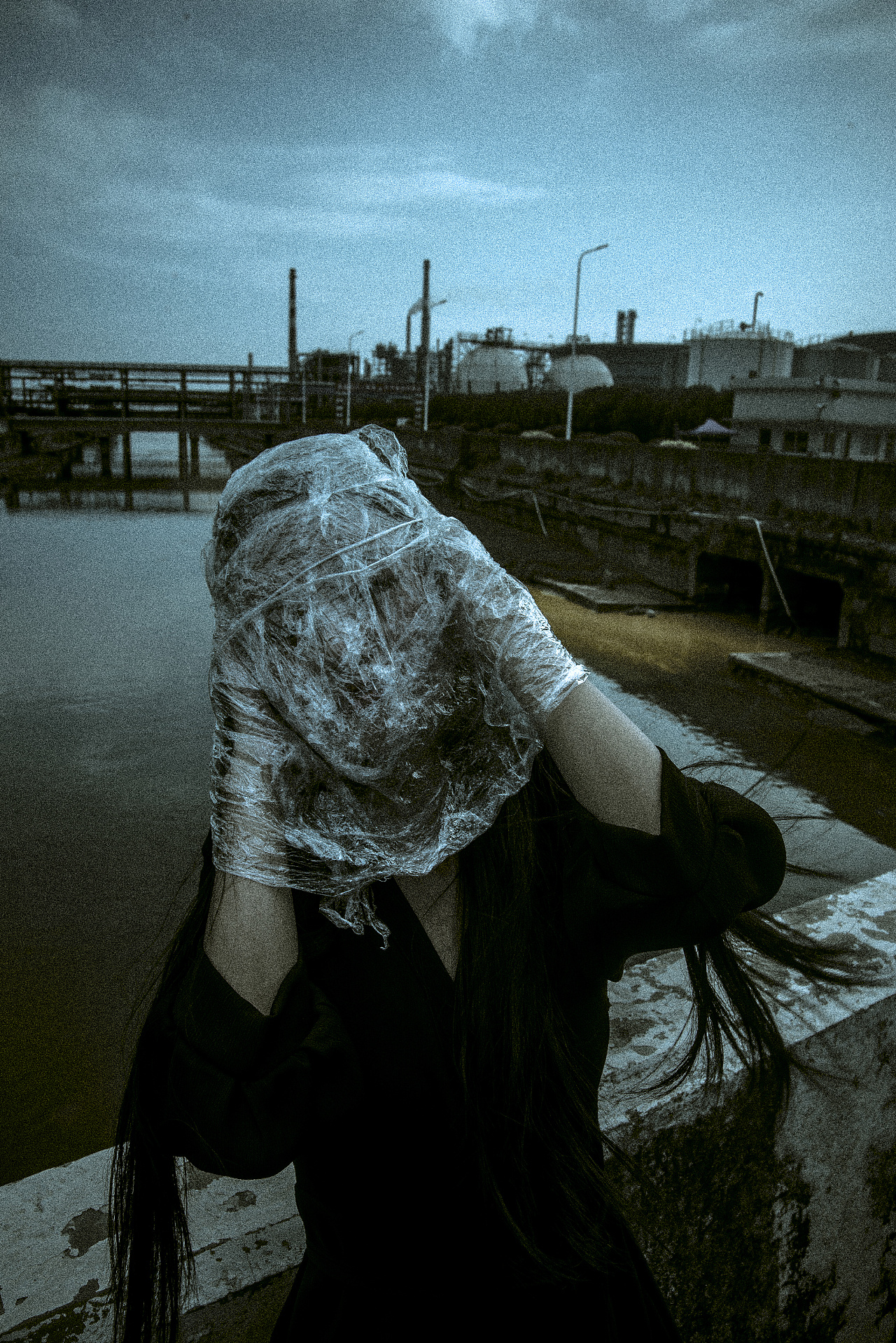 保鲜膜可以给我们生活带来便利,提高人们的生活质量.