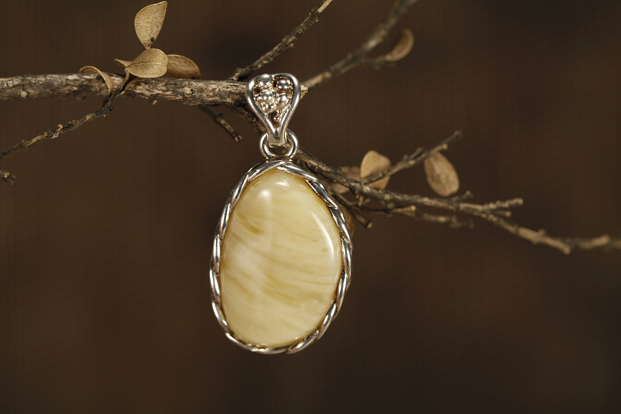 产品静物摄影电商产品拍摄餐具刀叉玉石拍摄琥珀蜜蜡（图ZMTQ0MjcyNDcy） - 产品摄影 - 站酷设计师睿杰嘉尔摄影公司原创素材 - 站酷ZCOOL