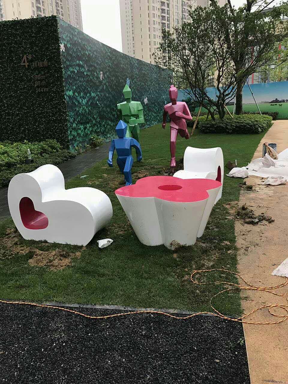 户外楼盘景观摆件定制玻璃钢爱心造型休闲座凳雕塑