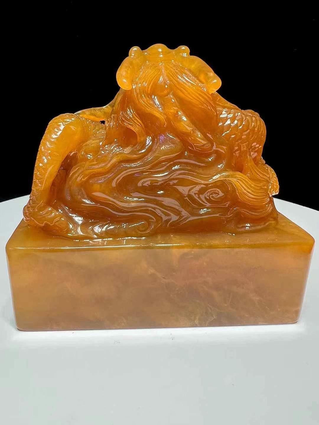 著名雕塑家何文雍简介