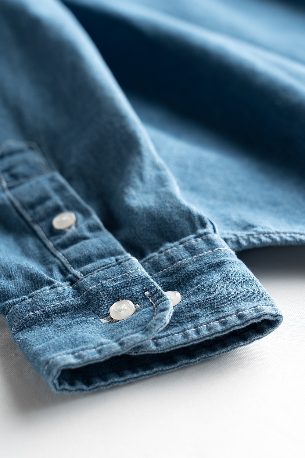 日系襯衫平鋪掛拍拍攝（圖ZMTMyMzk4MjYw） - 產(chǎn)品攝影 - 站酷設(shè)計師逆光攝影工作室原創(chuàng)素材 - 站酷ZCOOL