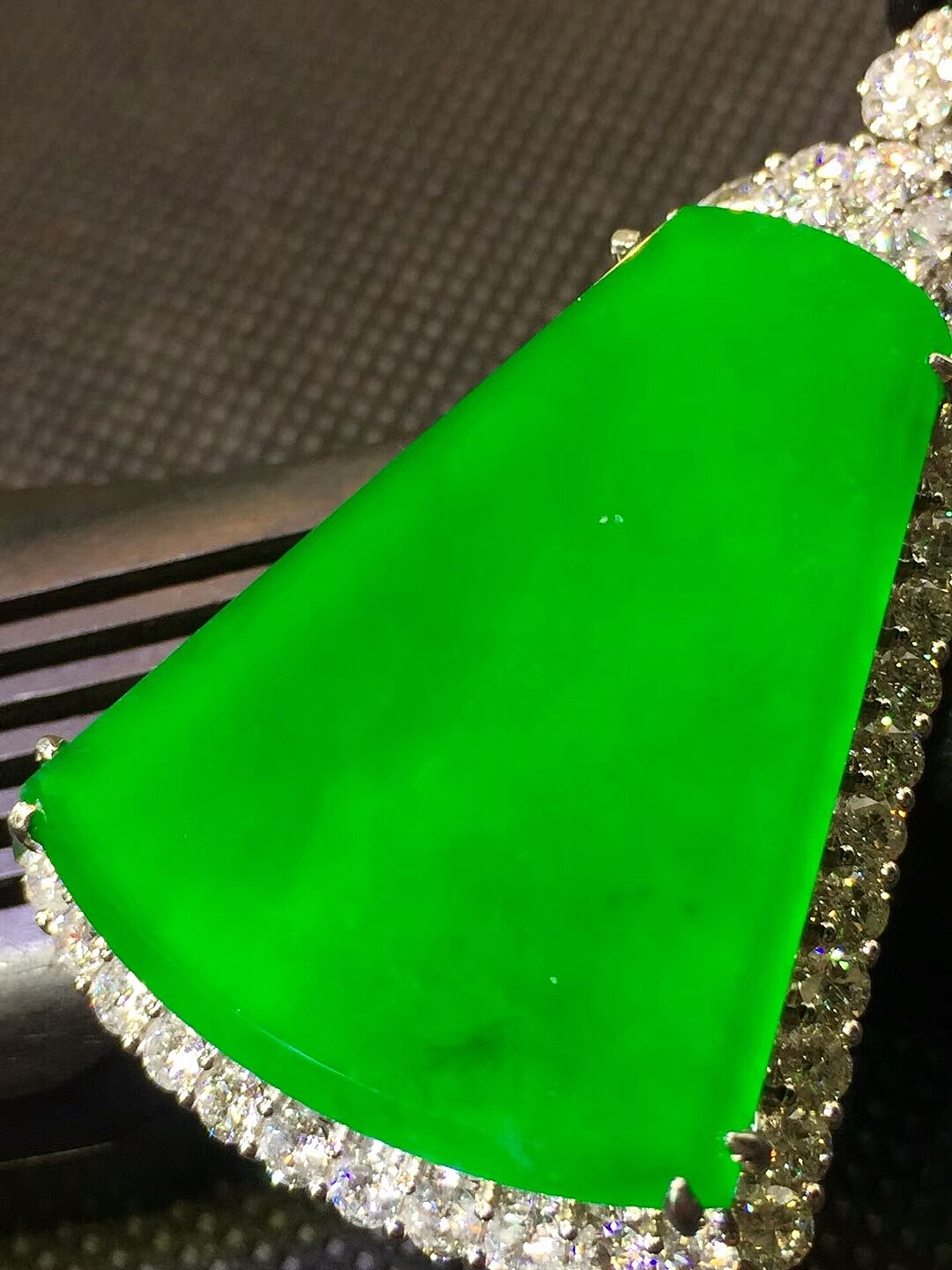 美玉天成 魅力翡翠