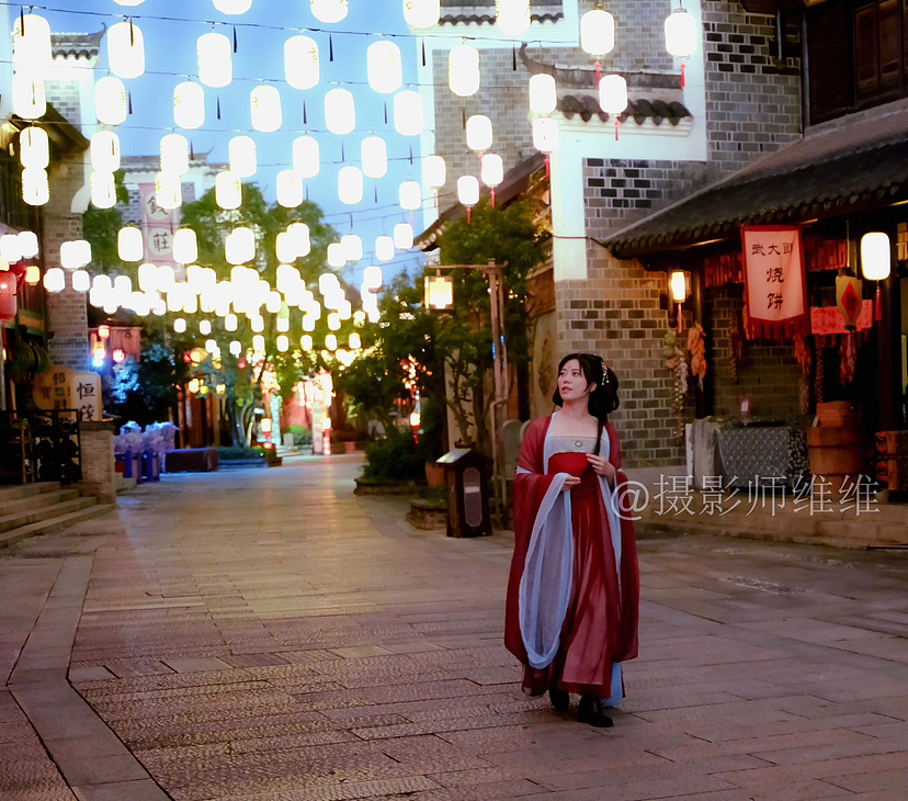 听闻江南有一美人