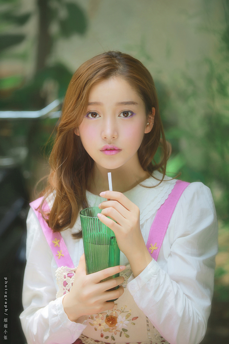 六月的夏（图ZMzAyNDc0MTI=） - 人像摄影 - 站酷设计师摄影师蝈蝈小姐原创素材 - 站酷ZCOOL
