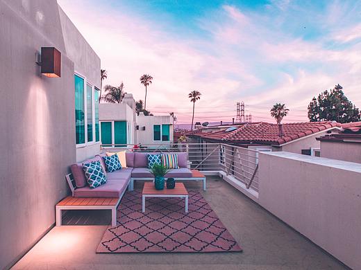 房地產(chǎn)網(wǎng)站（個(gè)人主頁-ZMzMxMTE0MTY=） - 企業(yè)官網(wǎng) - 站酷設(shè)計(jì)師Tommy一Carl原創(chuàng)素材 - 站酷ZCOOL