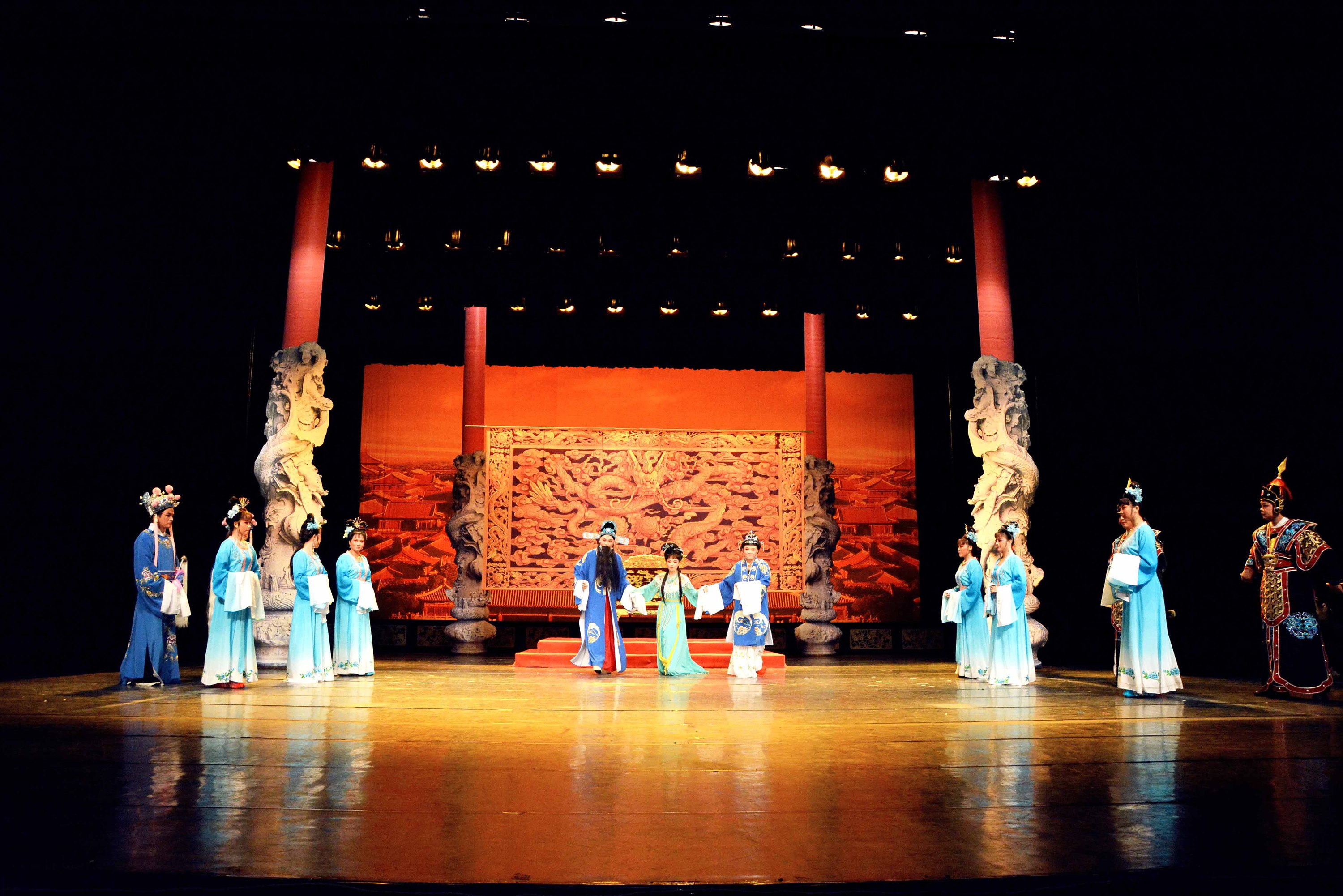 黄梅戏孟丽君舞台剧照