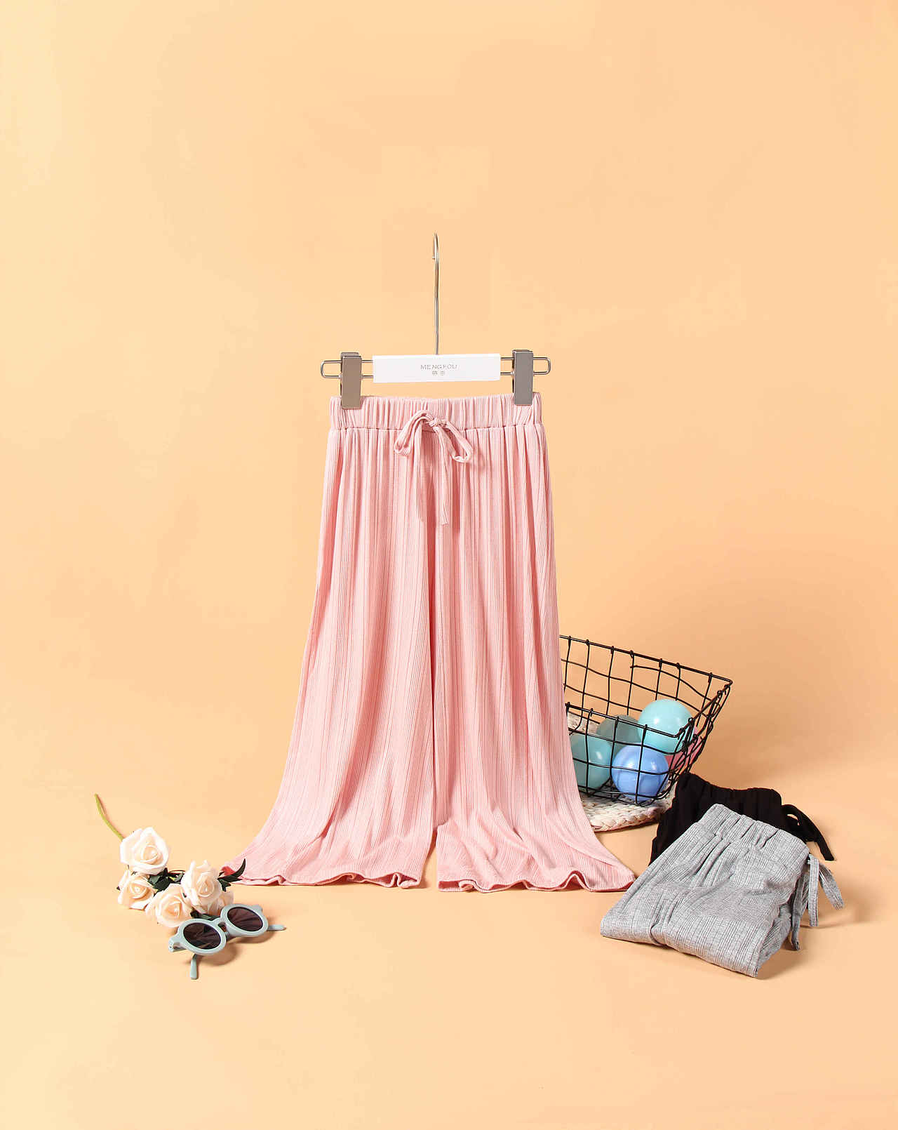 童装挂拍平铺拍摄服装白底图拍摄