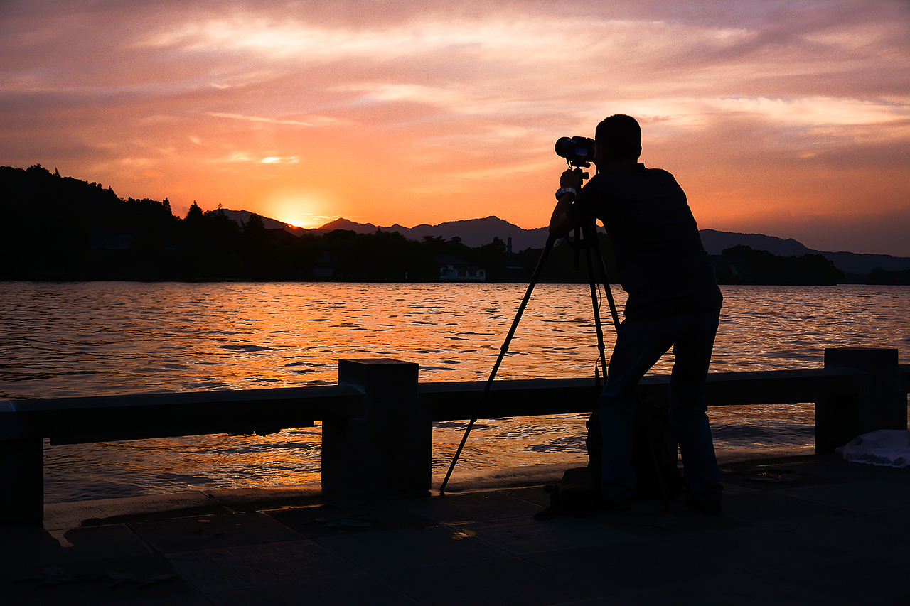 PM 5"43 来这里摄影的···应该是···摄影爱好者?