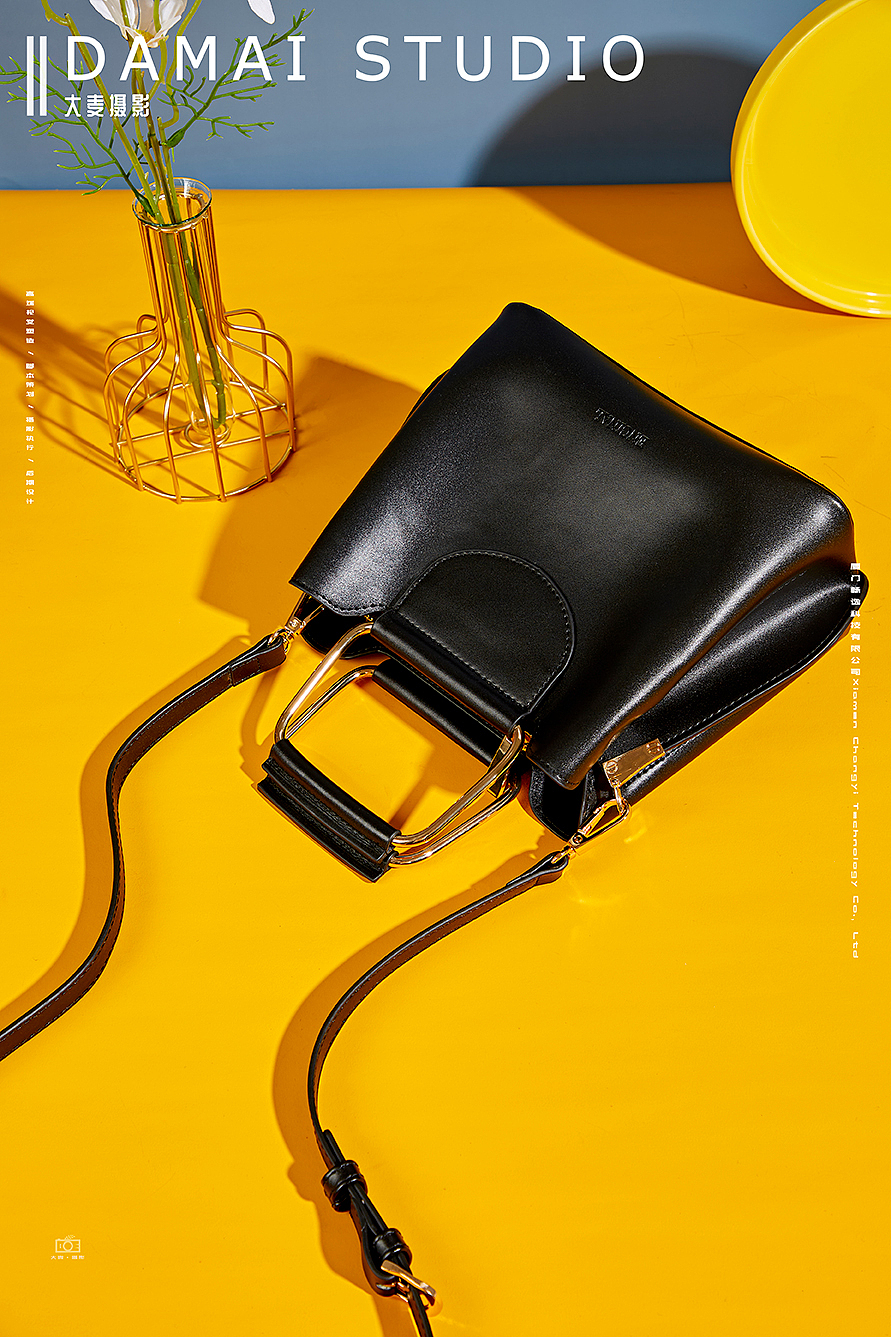 大麦摄影×女包拍摄 简约清新且干练 空间撞色风