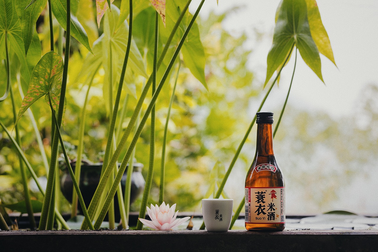 蓑衣米酒（图ZMTc0OTg4MjMy） - 产品摄影 - 站酷设计师贰零肆度商业摄_L原创素材 - 站酷ZCOOL