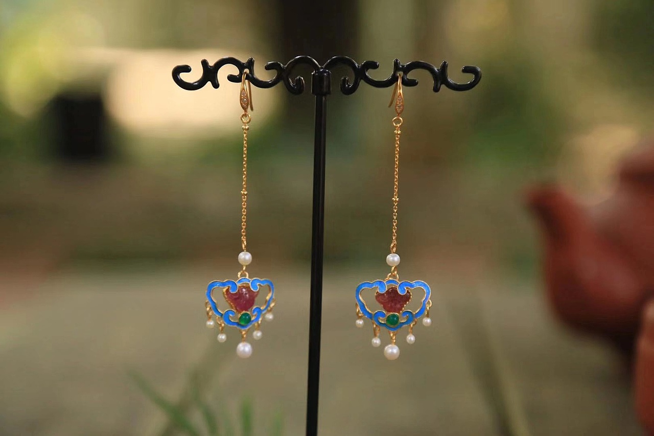 殊宮古典珠寶 非遺點(diǎn)翠花絲鑲嵌傳統(tǒng)工藝（圖ZMTczMDU1NzQw） - 首飾設(shè)計(jì) - 站酷設(shè)計(jì)師殊宮古典珠寶原創(chuàng)素材 - 站酷ZCOOL