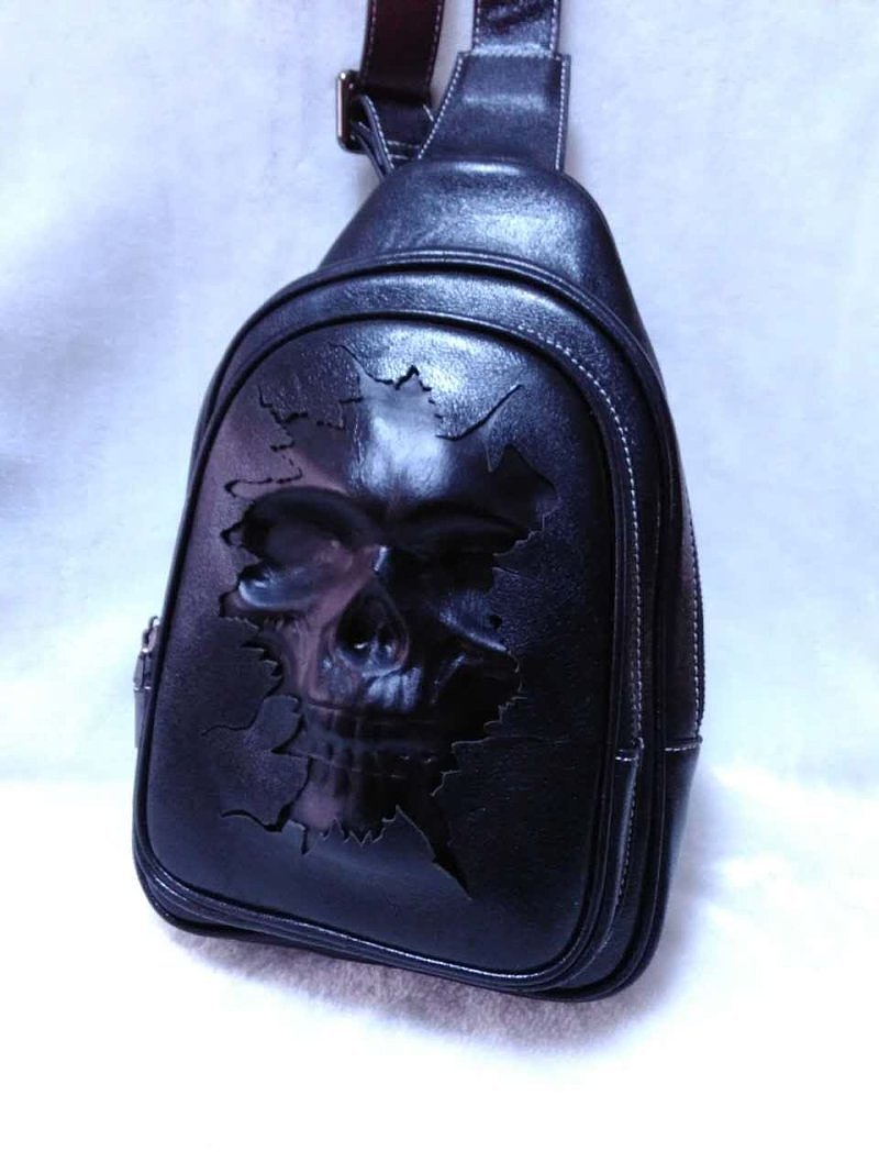 创意朋克风骷髅胸包骷髅双肩包手工皮雕包