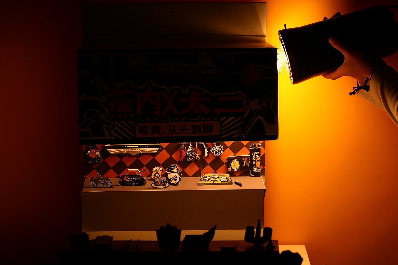 蕉内与太二酸菜鱼联名的袜子新品主图海报和定格动画（图ZMTk2MjcwNTgw） - 宣传物料 - 站酷设计师大凸原创素材 - 站酷ZCOOL