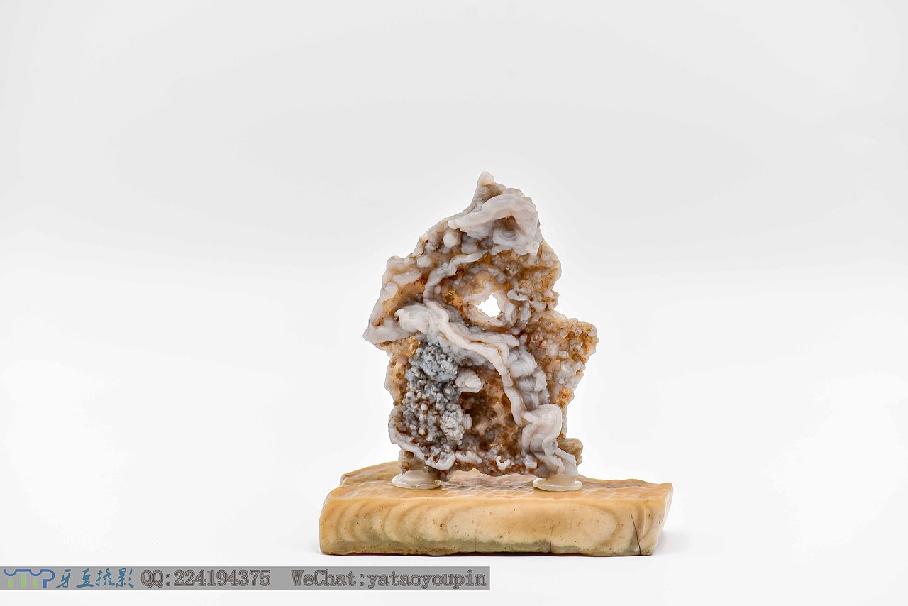 又赏满秀丽奇石作品(牙豆摄影作品)