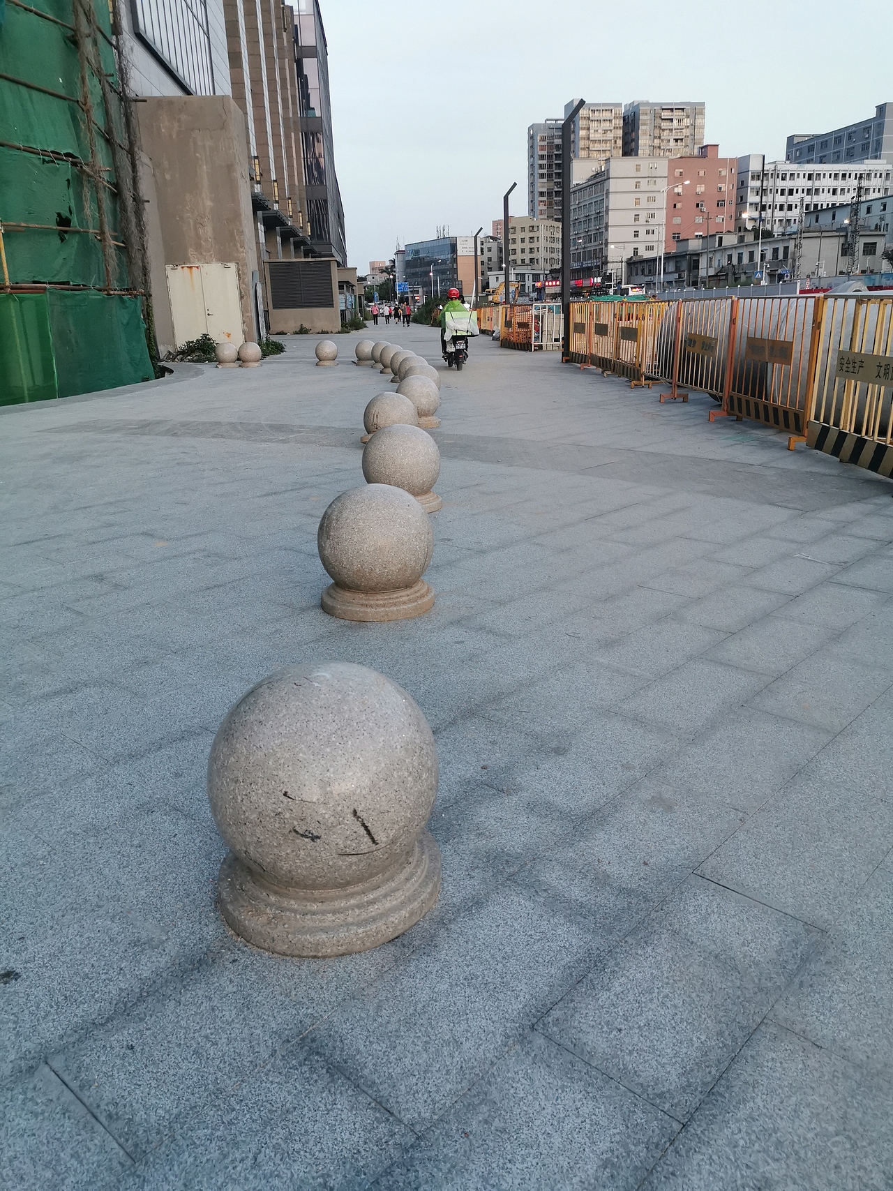 手机扫街，不知道怎么拍就慢慢来吧