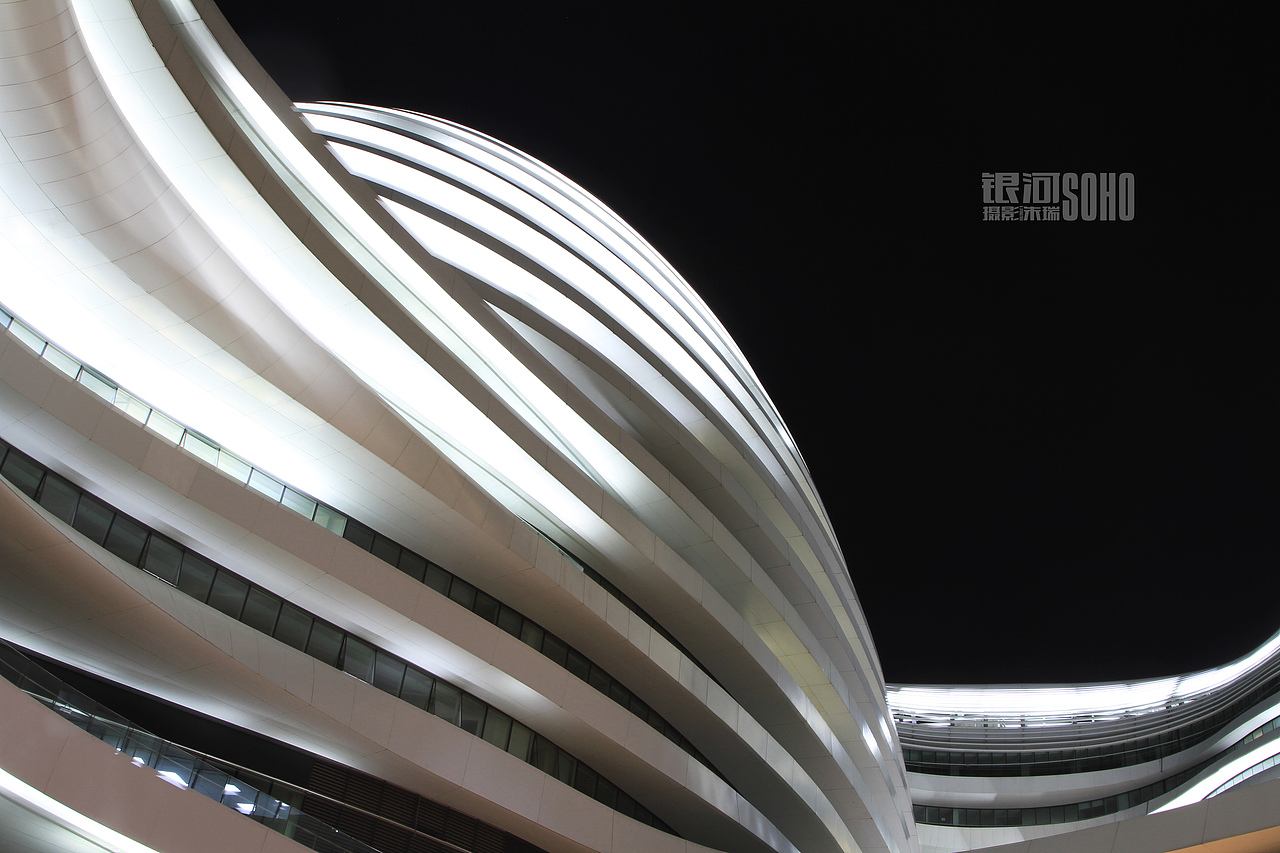 银河SOHO夜景（图ZMTkwNDI3MDQ=） - 环境/建筑摄影 - 站酷设计师浟湙Youyi原创素材 - 站酷ZCOOL