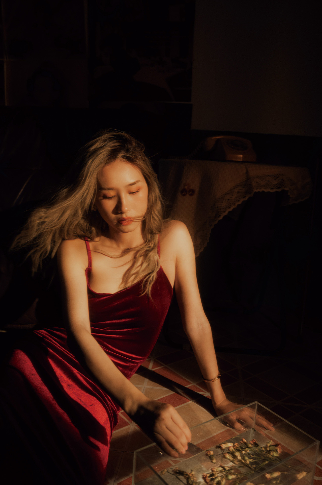 池中花（圖ZMjY1NDM0NjAw） - 人像攝影 - 站酷設(shè)計師白夜行原創(chuàng)素材 - 站酷ZCOOL