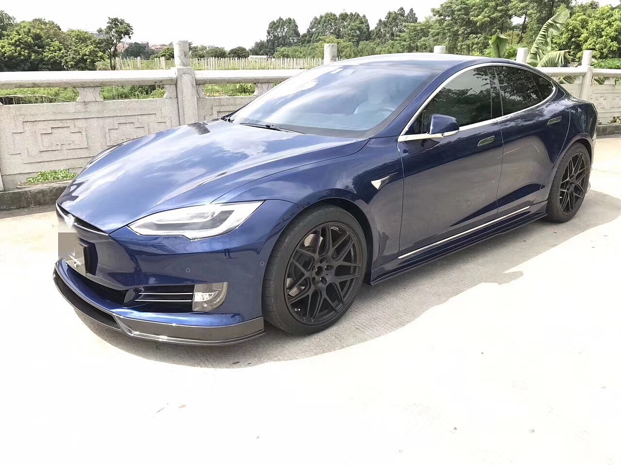 特斯拉models改装r款碳纤维前唇侧裙后唇轮眉尾翼