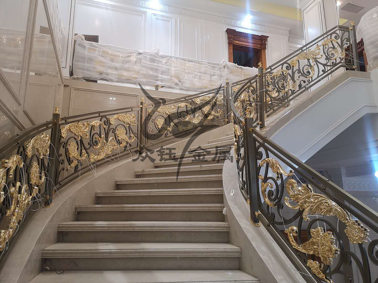 网红铝板雕花镀金护栏 别墅楼梯新款护栏