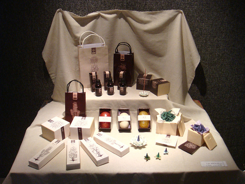 大学时候的毕业设计——包装设计(香薰类制品)（图ZOTE5ODM2NA==） - 包装 - 站酷设计师Cindy_0723原创素材 - 站酷ZCOOL