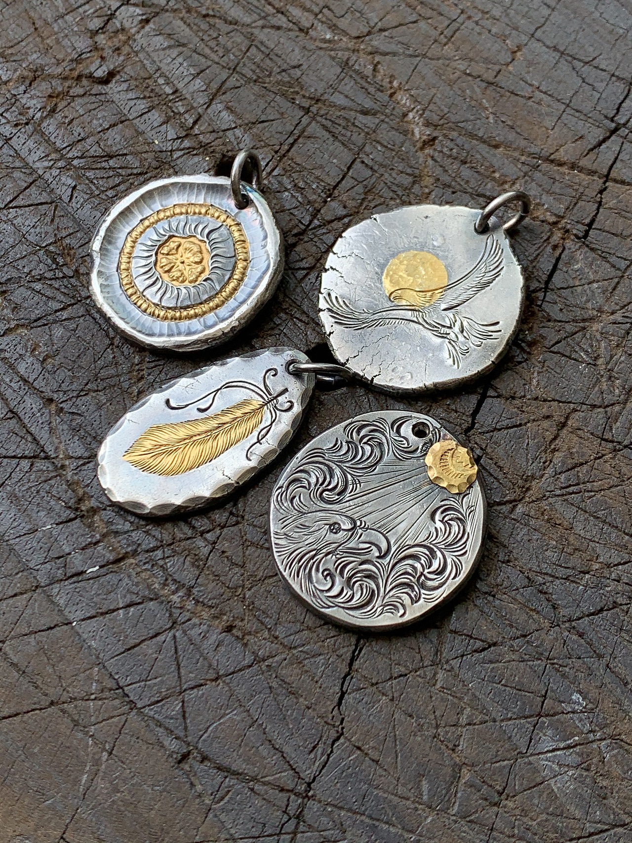 手工錾刻唐草吊坠