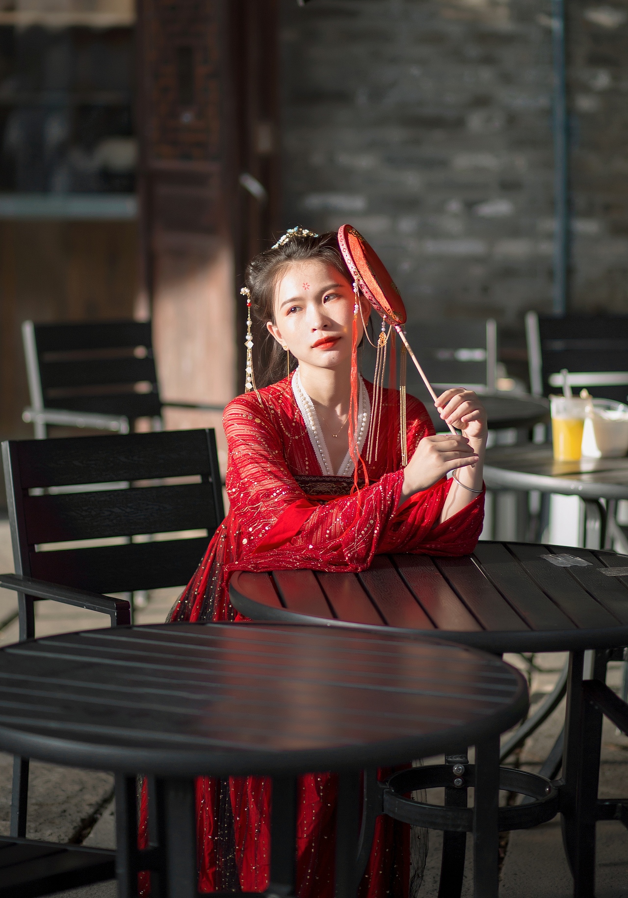 喜欢红色古装的那种端庄感