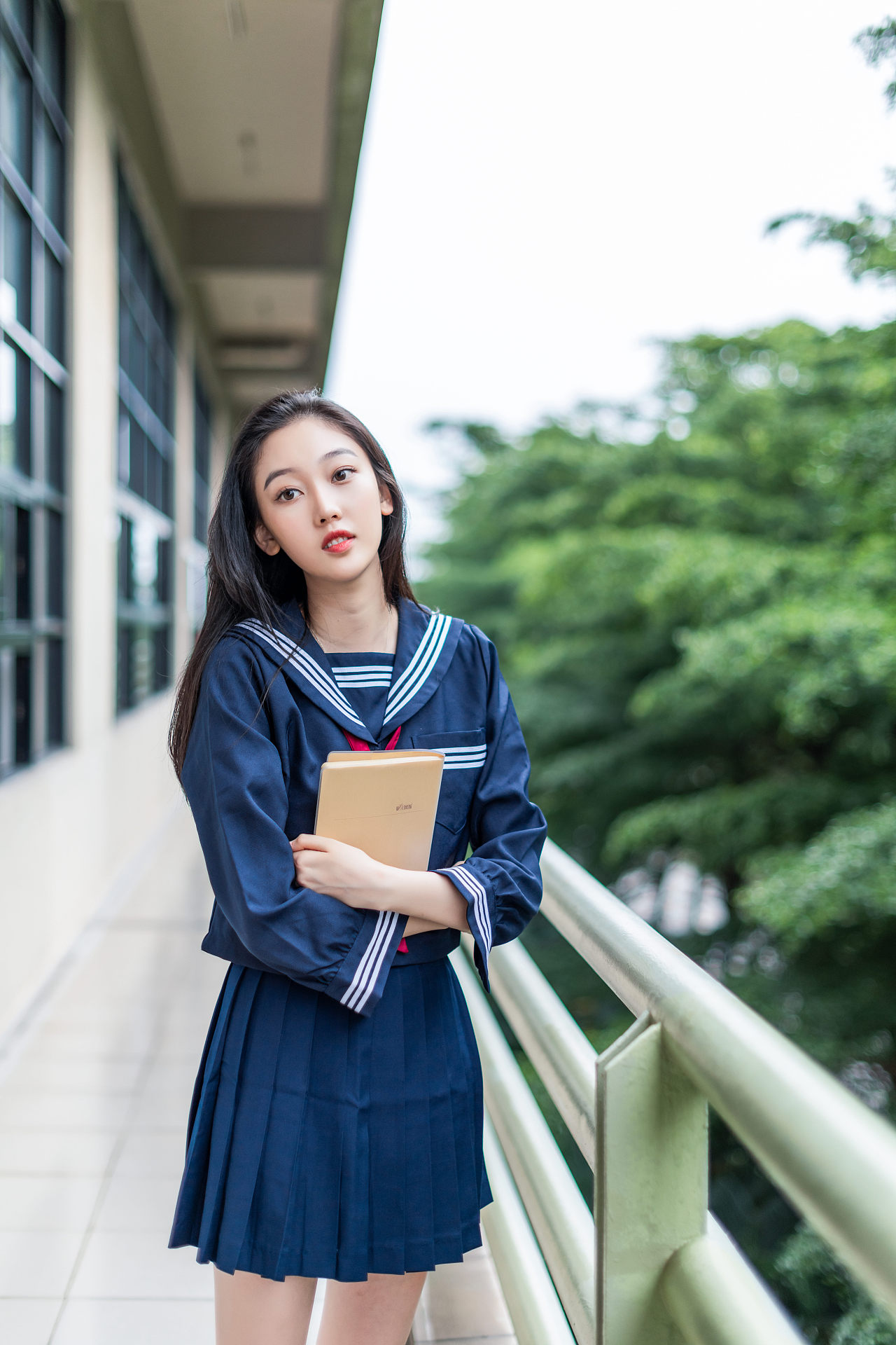 又回到最初的起点 , 记忆中你青涩的脸.