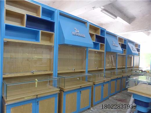 顺德维罗纳纯银店饰品展柜设计制作完工