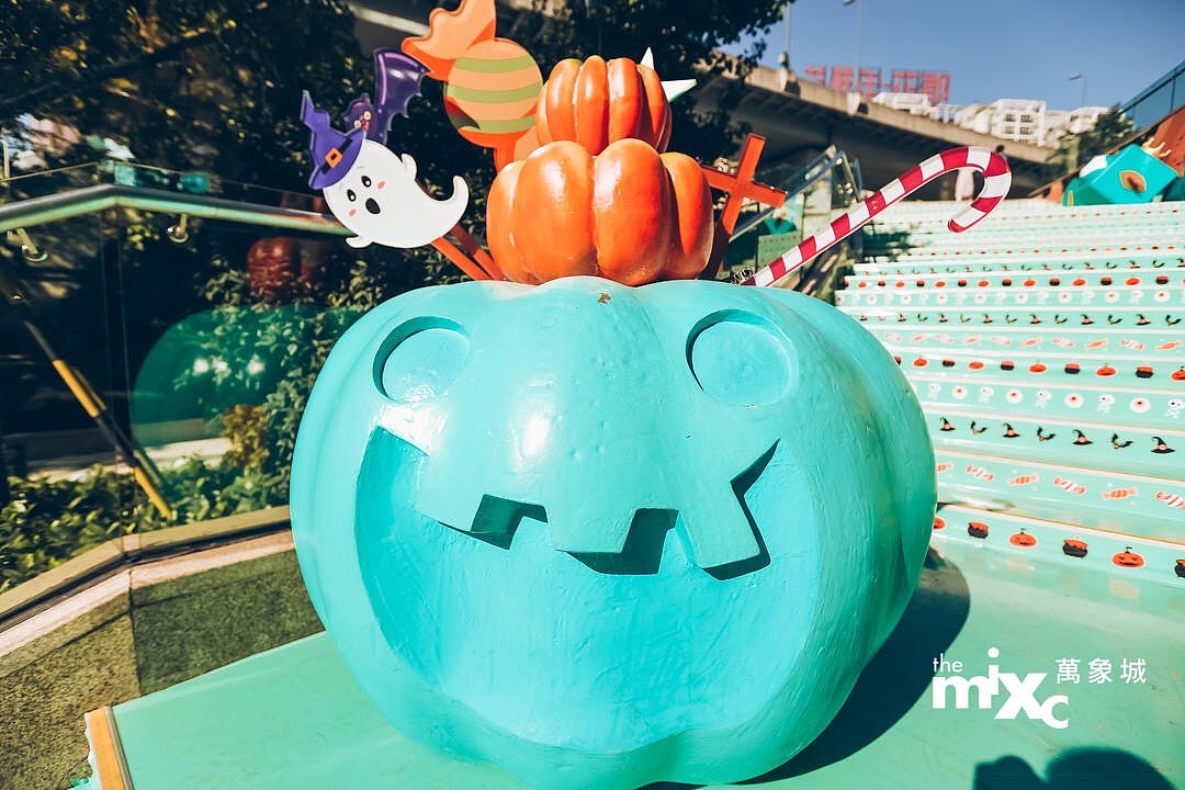 Mixc 成都万象城万圣节阶梯美陈设计（图ZMTM0NTQ2ODY0） - 展陈设计 - 站酷设计师水灵泽猫耳原创素材 - 站酷ZCOOL