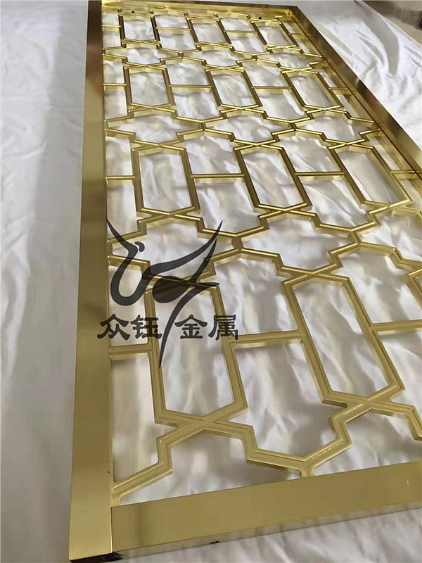 镜面钛金铝板镂空雕花屏风,铝艺钛金花格