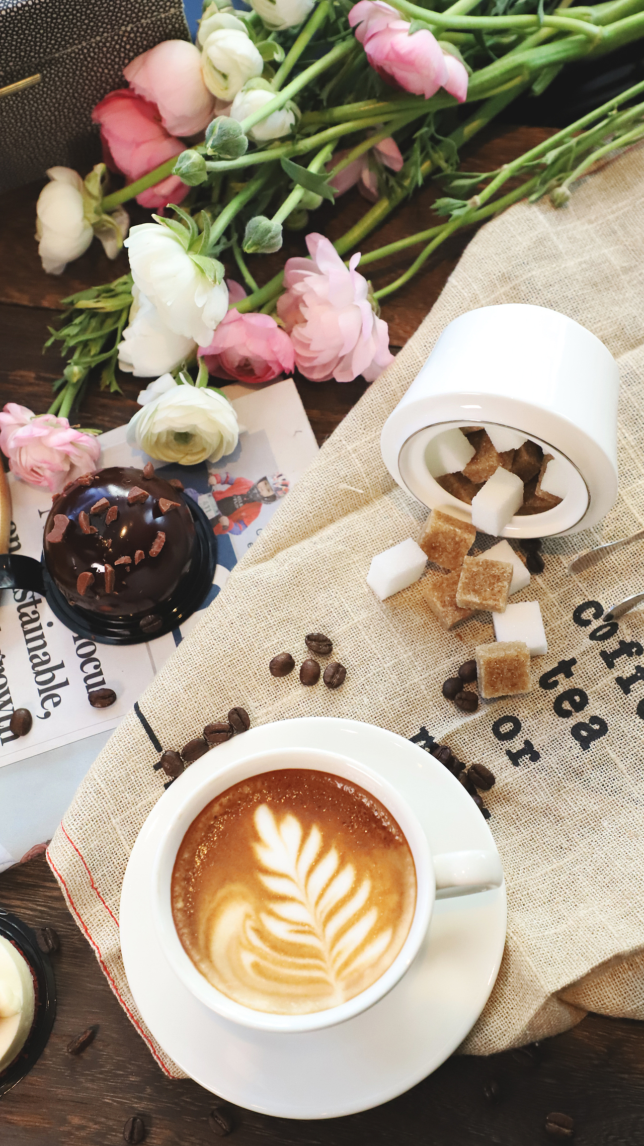 下午茶拿铁咖啡甜品蛋糕