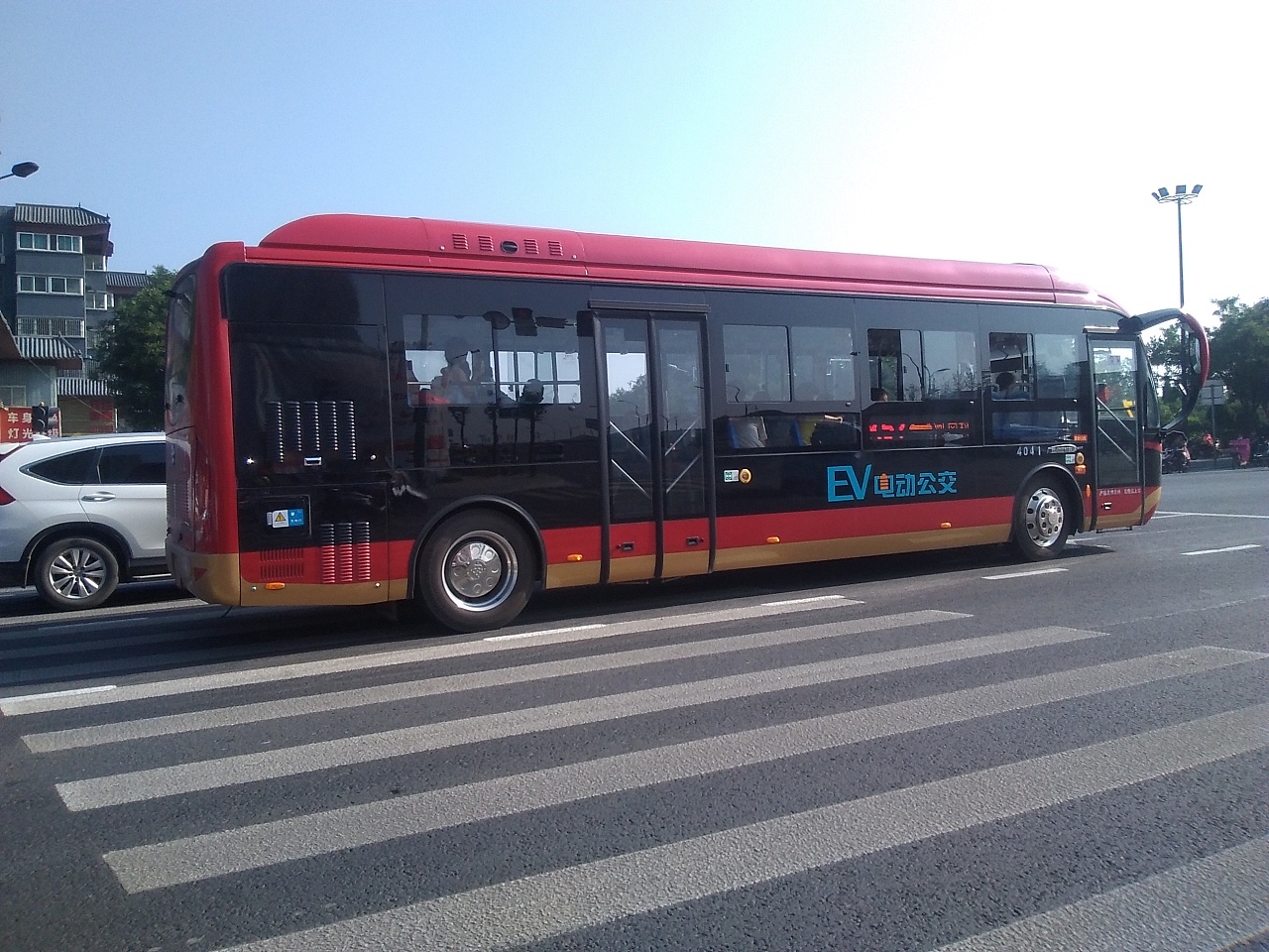广东省将大力推展新能源车 公共交通即将进入全面电动化-新出行