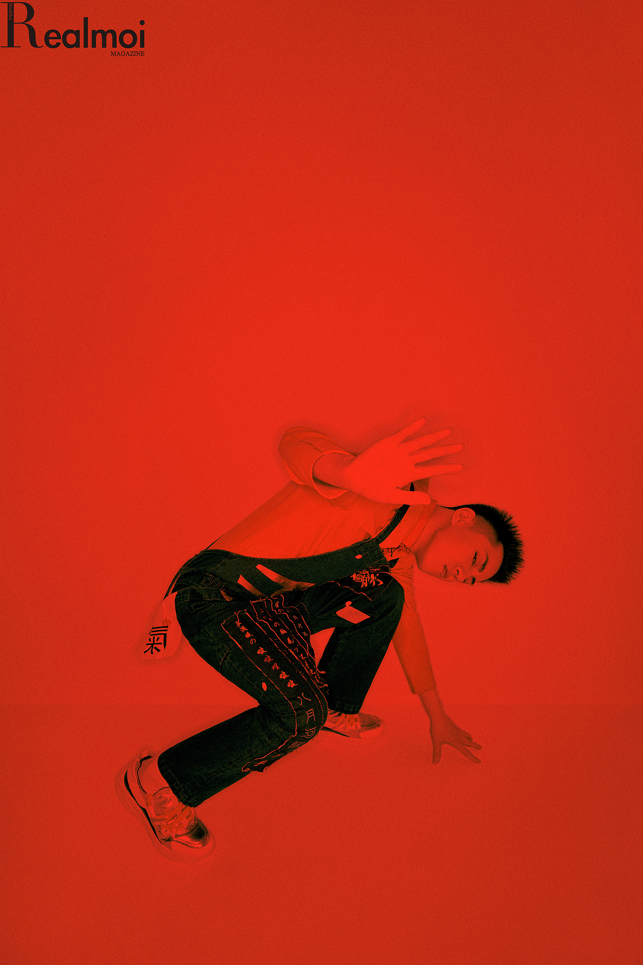 real moi magazine》七月刊封面人物——卡斯柏casper