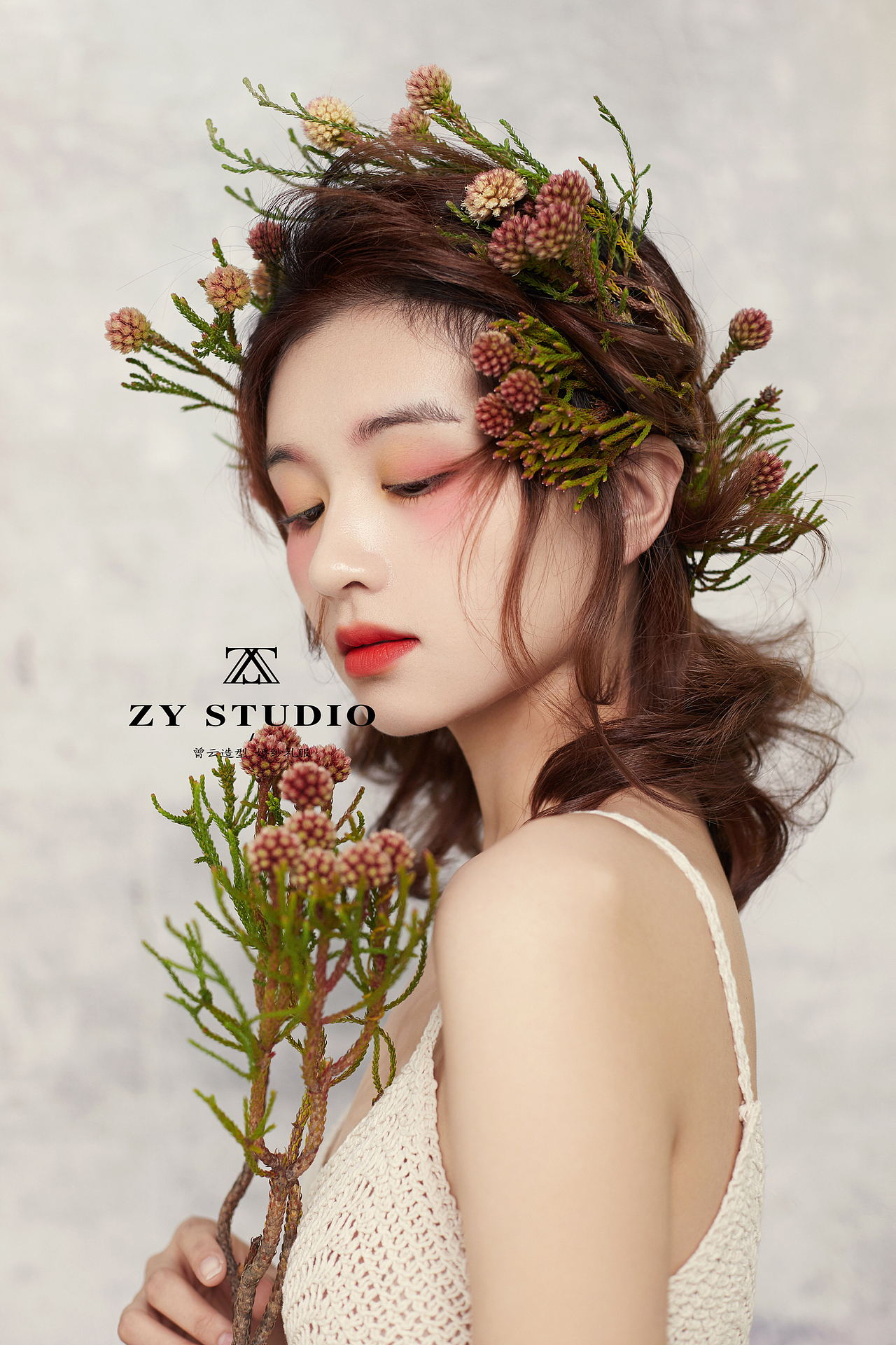 【鲜花】可以表达的形式有很多种丨曾云化妆造型（图ZMjI4MDUwNDMy） - 人像摄影 - 站酷设计师曾云化妆造型原创素材 - 站酷ZCOOL