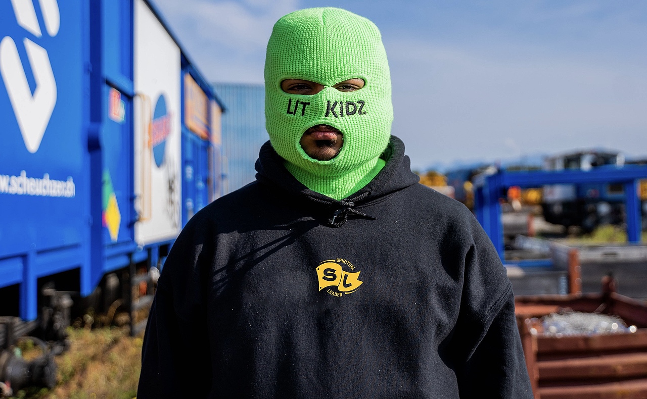 旗帜形logo（图ZMzAzNTQ5NTUy） - Logo - 站酷设计师过敏性创作者原创素材 - 站酷ZCOOL