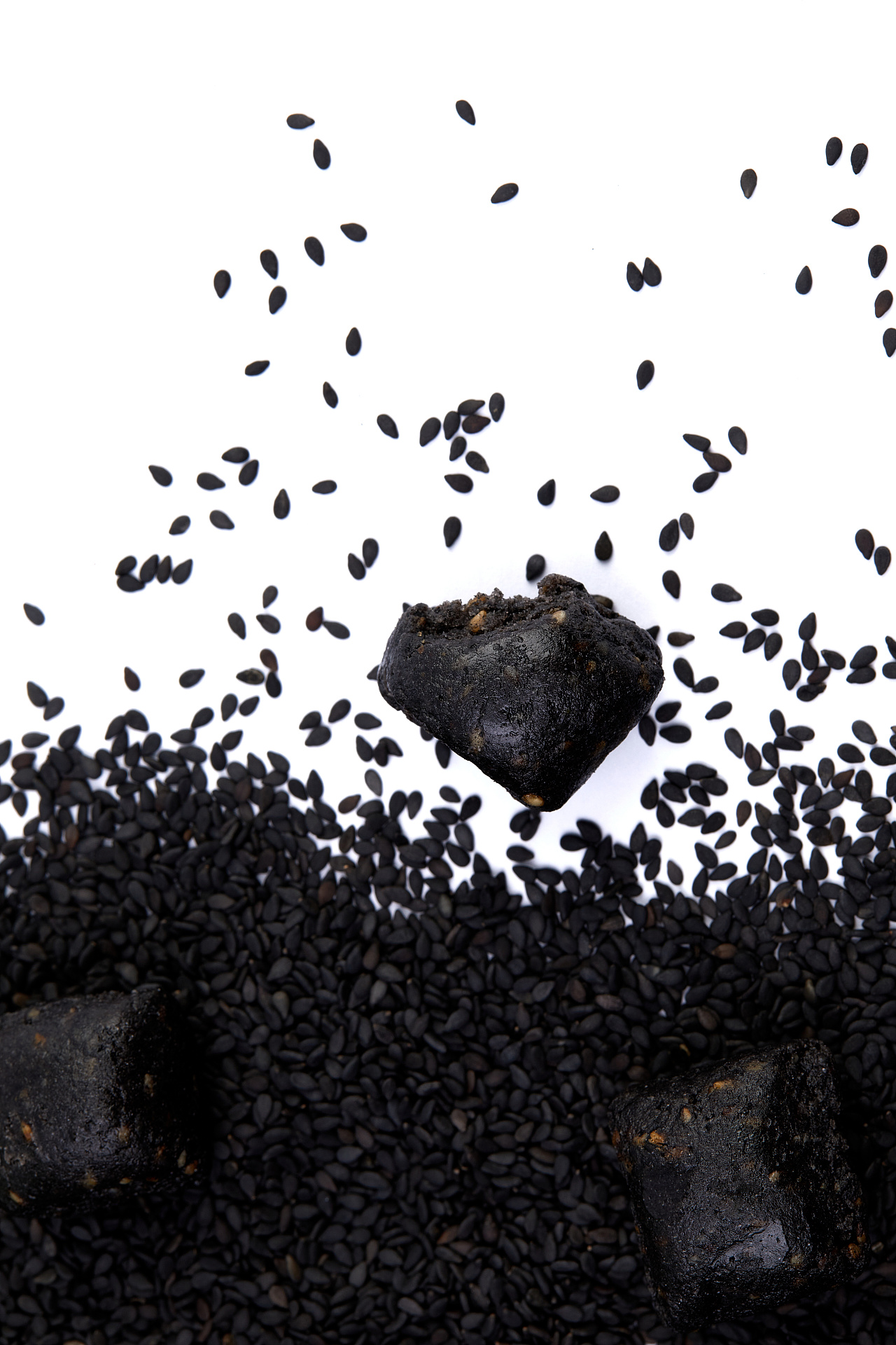 黑芝麻丸产品拍摄|摄影|产品摄影|摄影师曹舒惠 - 原创作品 - 站酷