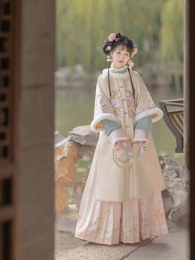 汉服设计｜雪地里的一朵小白兔 月桂兔（图ZMzI3ODEzNjQw） - 传统/民族服饰 - 站酷设计师一斤的汉服世界原创素材 - 站酷ZCOOL