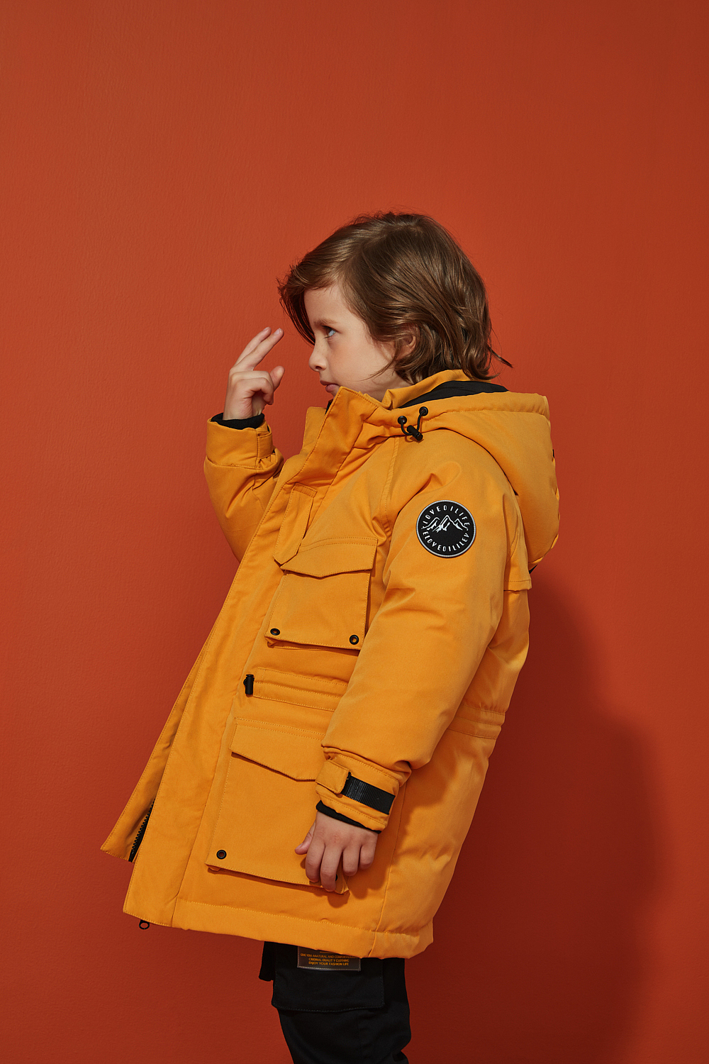 瓦达西瓦精神小伙