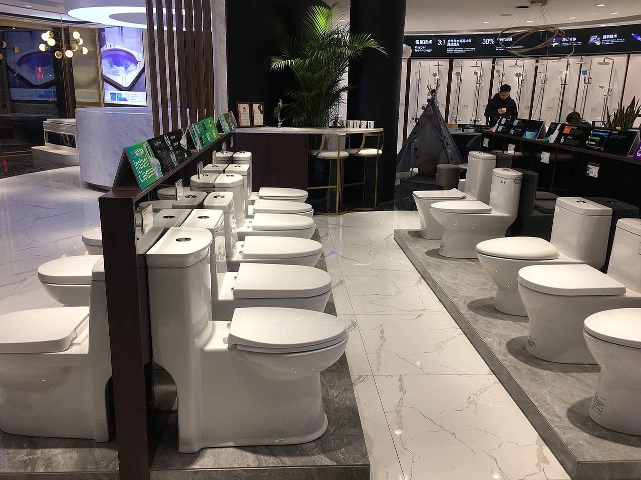 日丰卫浴专卖店(六安店)&卫浴门店精品实景图