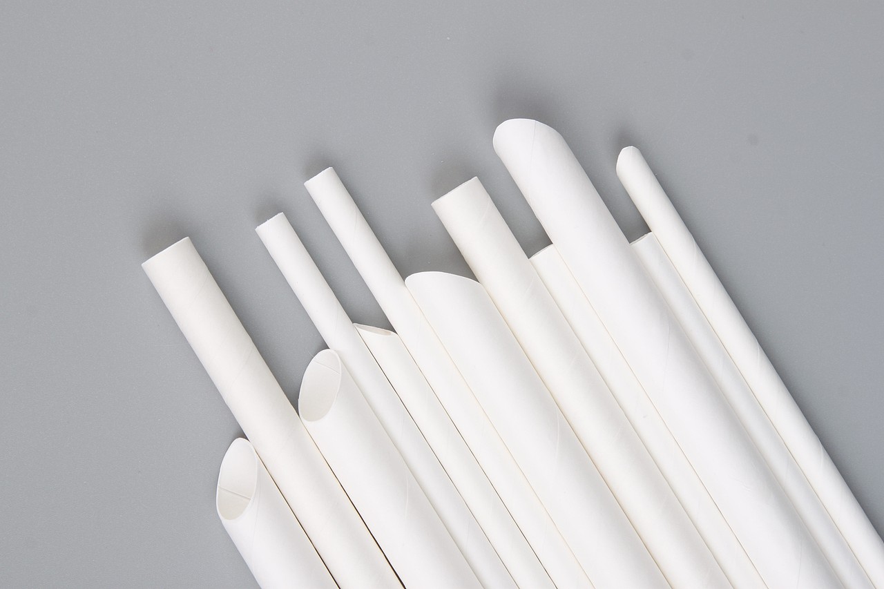 白色纸吸管纸纤维吸管饮品吸管样机吸管