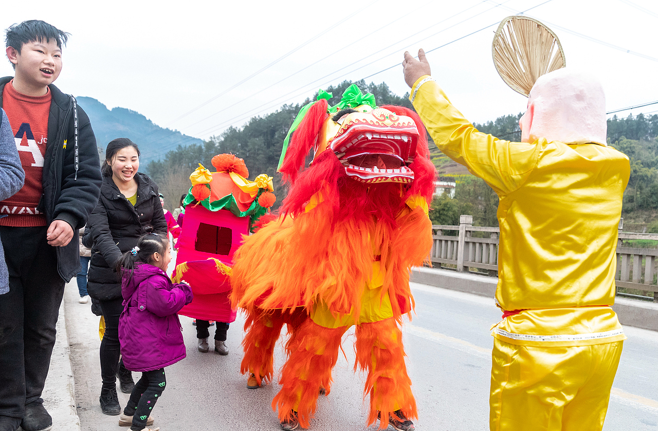 2019年2月18日,重庆市南川区西城街道沿塘社区居民在闹元宵。
