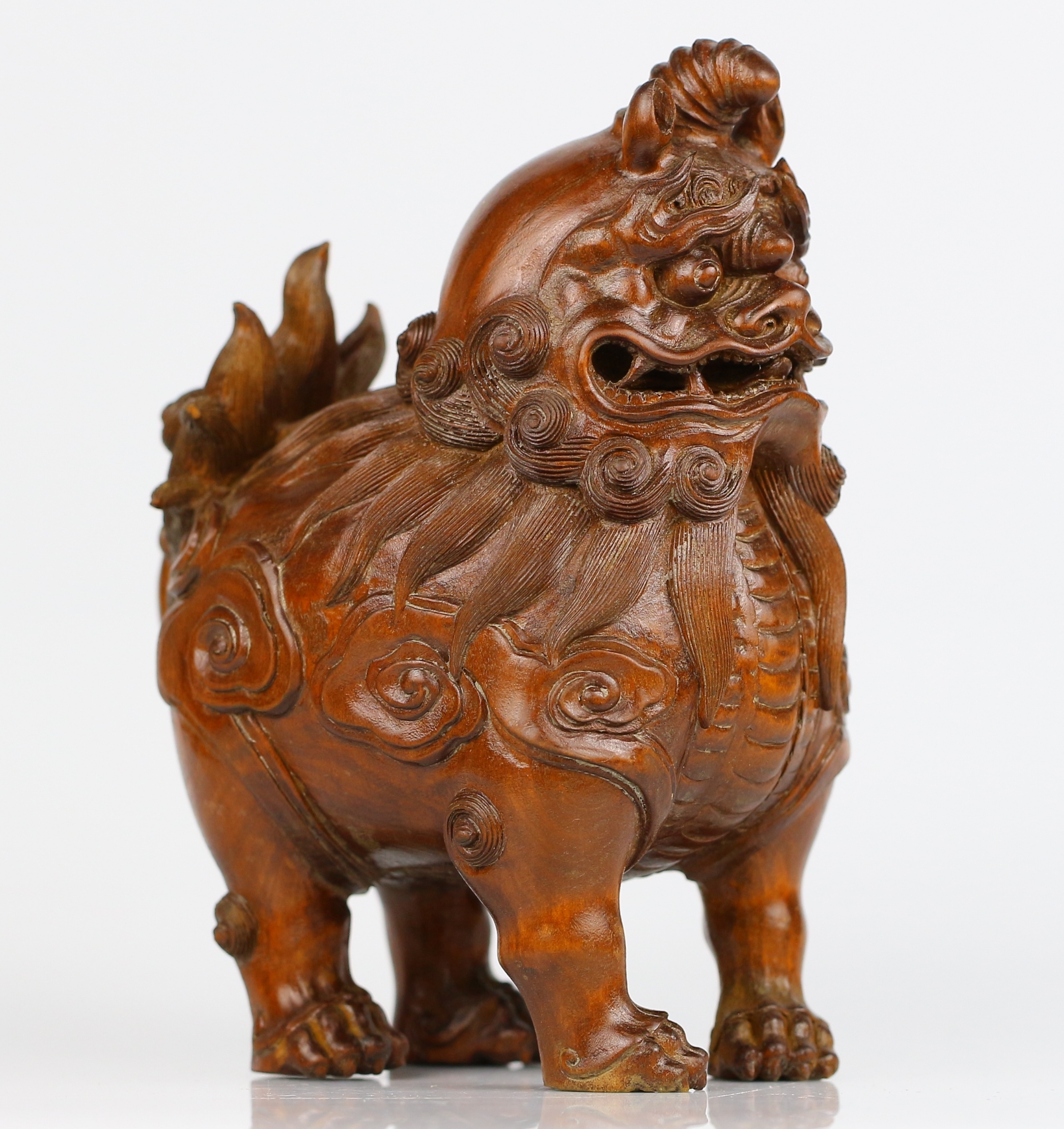 甪端