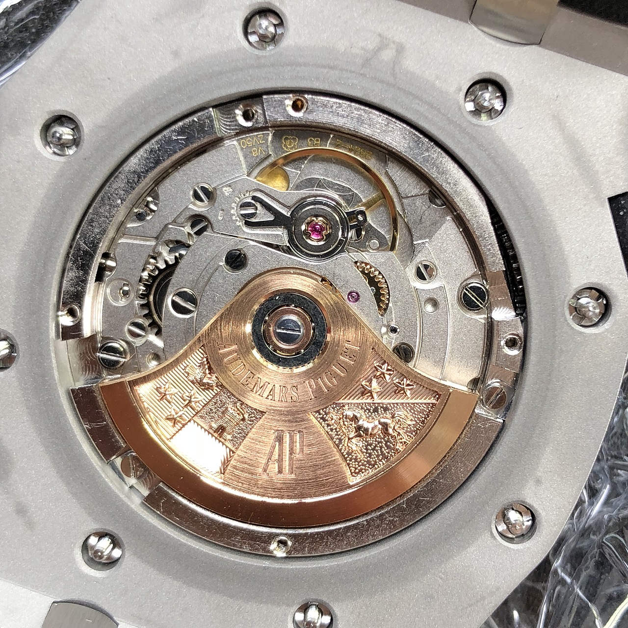 爱彼15703升级eta2824机芯瑞士eta和国产机芯讲解