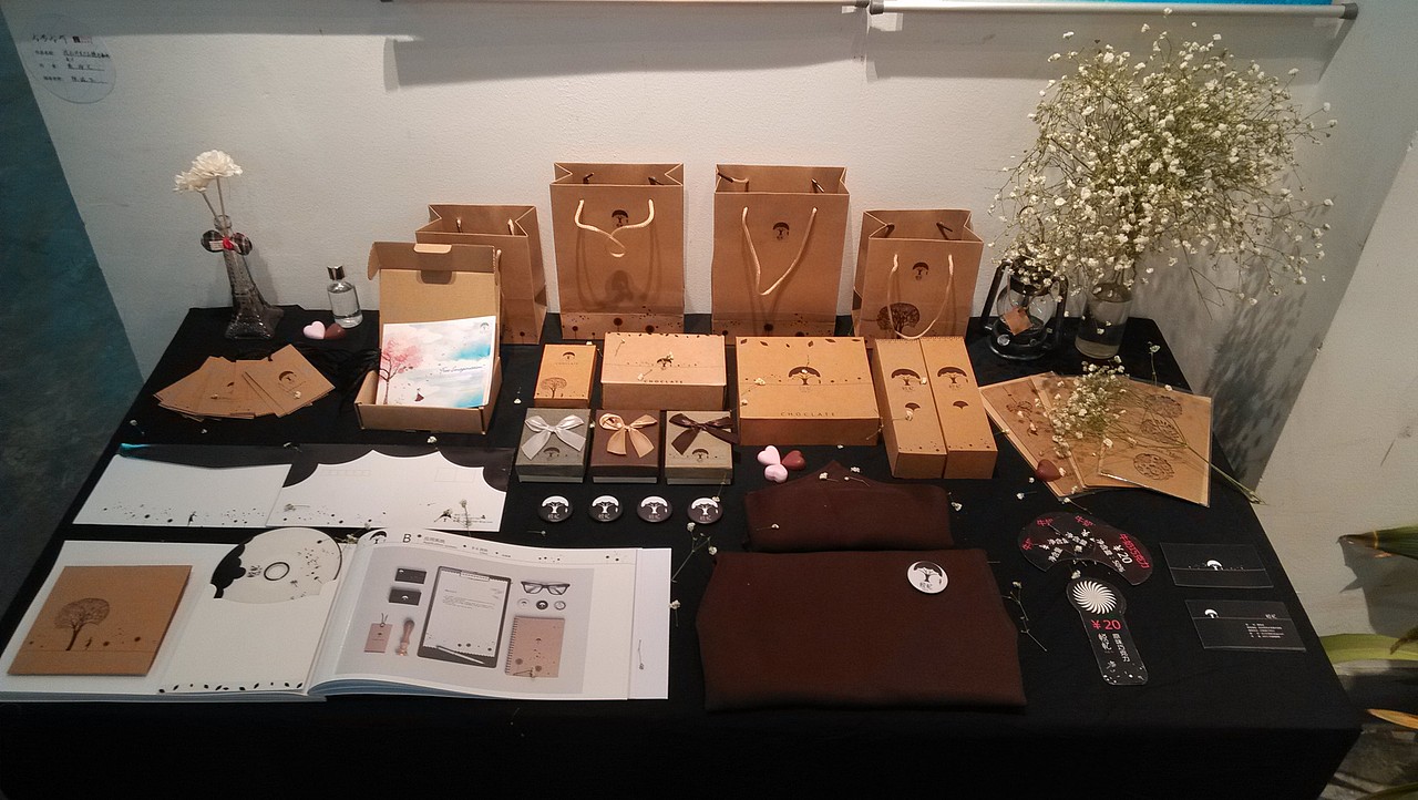 附上布展效果图--------------------