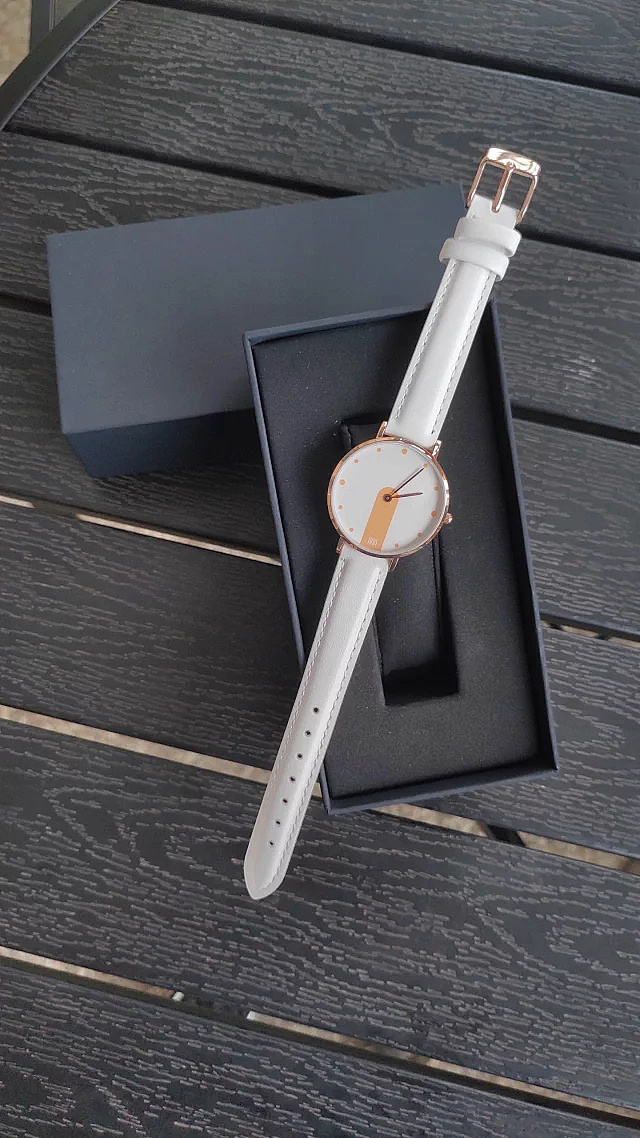 唐小生—校园纪念表—实物