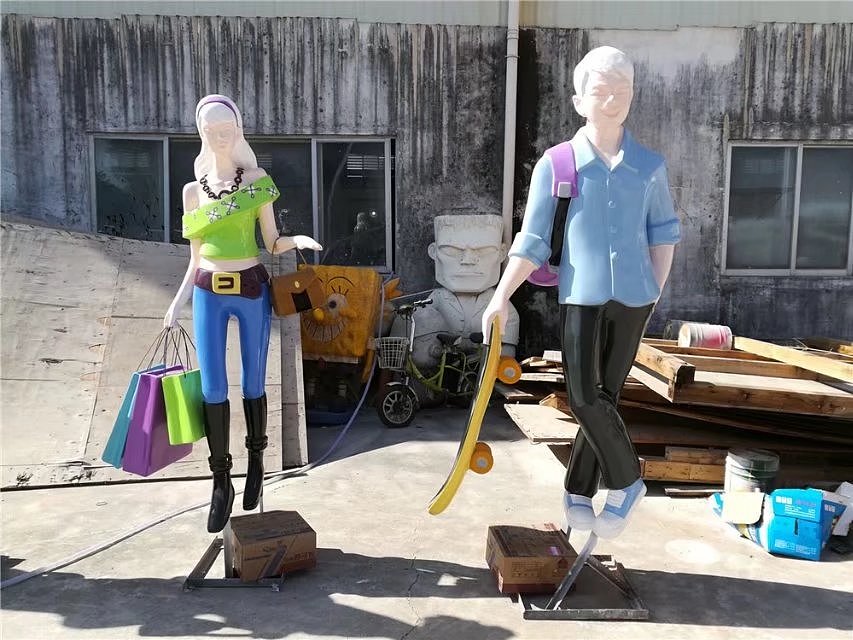 玻璃钢购物人雕塑抽象人物定制商业街美陈摆件