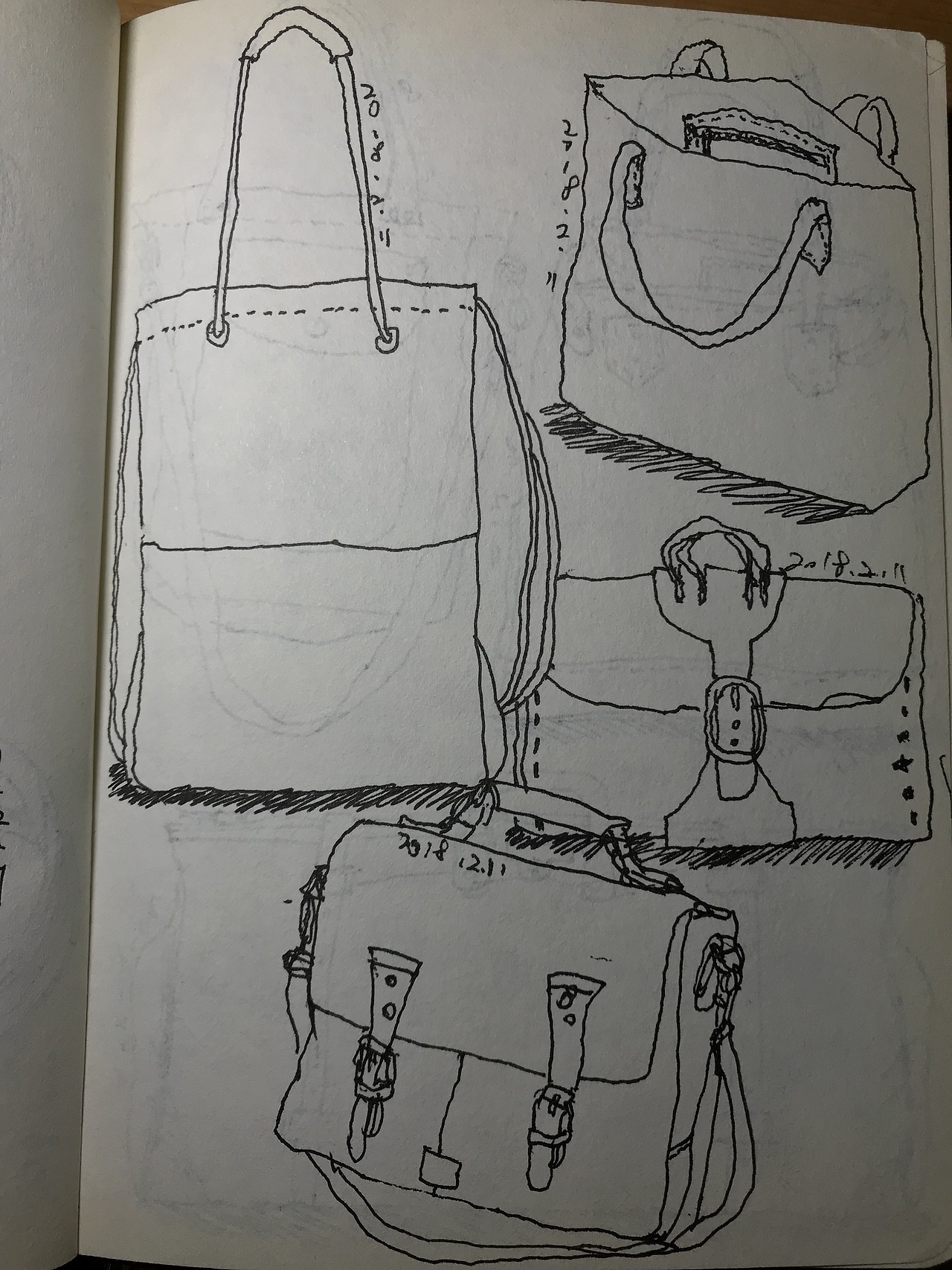 2016-2019年间467个箱包款式练习稿+附几张一根线速写