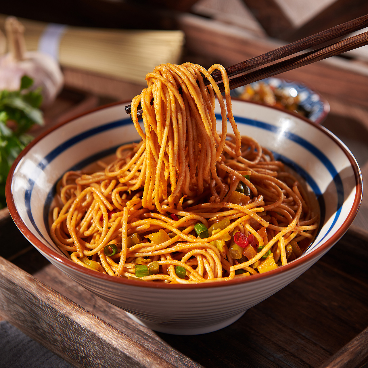 荆楚美食之热干面（图ZMjA3MjkxNDY0） - 产品摄影 - 站酷设计师丿Han原创素材 - 站酷ZCOOL