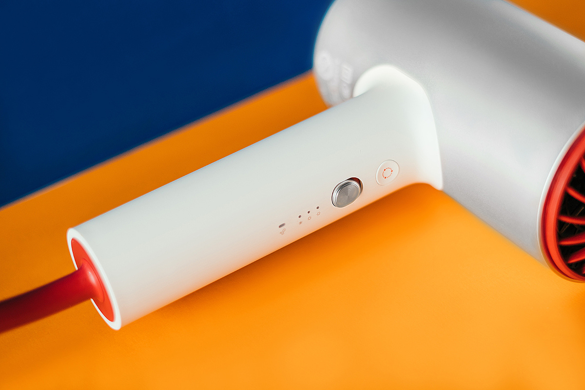 素士负离子速干电吹风