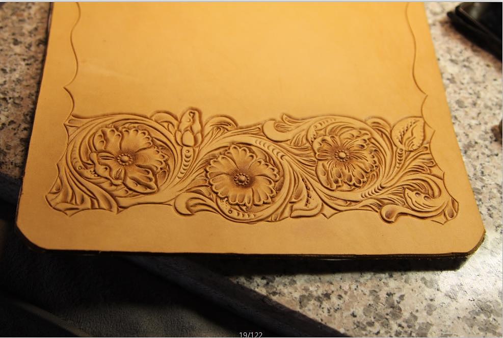 女款三折皮雕钱包 详细的制作过程 一个皮具的诞生（图ZMjI2NzMyNzY=） - 工艺品设计 - 站酷设计师皮雕达人原创素材 - 站酷ZCOOL